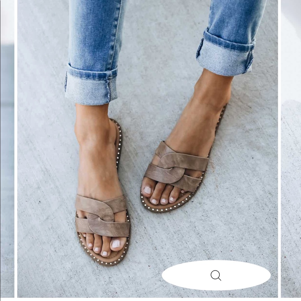 Size 10 brand new Vici brianne twisted faux leather sandal